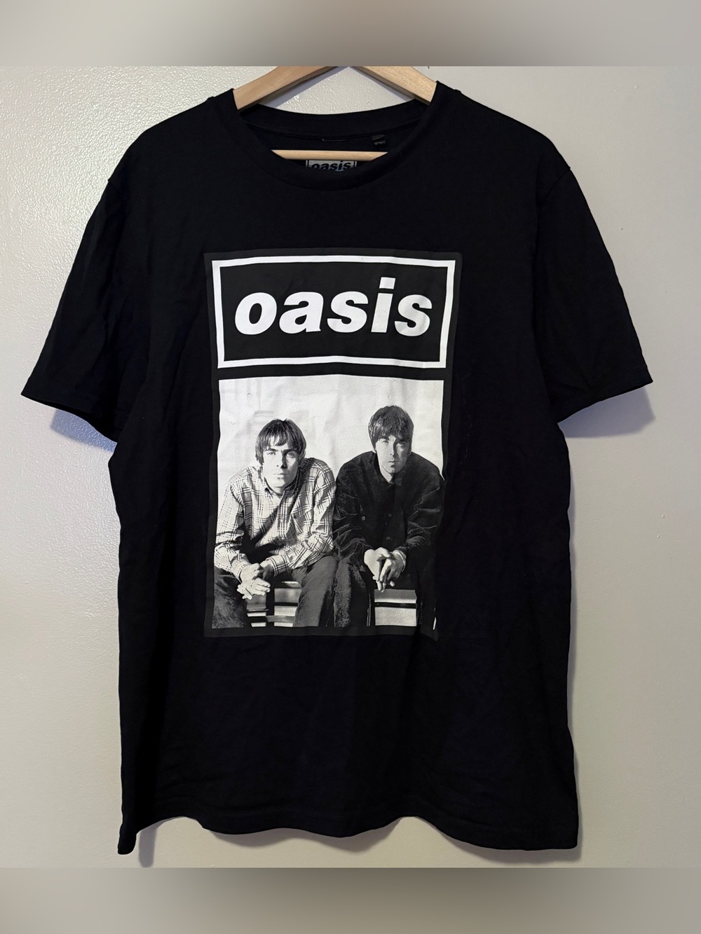 Oasis black band tee Size L 2025 tour